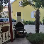 度假居 Sanjkovic 罗维尼村